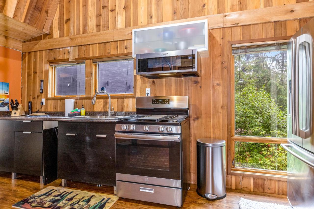 Alpine Meadows Cabin Girdwood Exterior photo